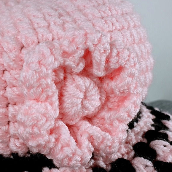 Handmade Crochet Flower Bucket Hat OS Pink Black Coquette Y2K Scalloped Brim - Picture 6 of 10